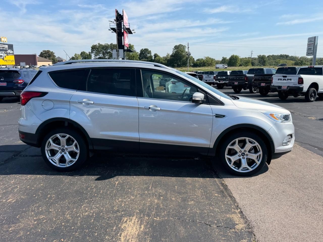 Used 2019 Ford Escape Titanium FWD image 3