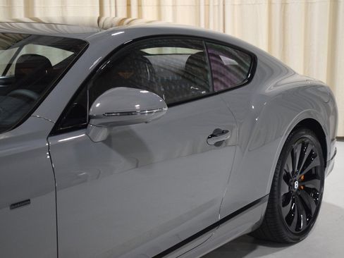 New 2025 Bentley Continental GT image 9