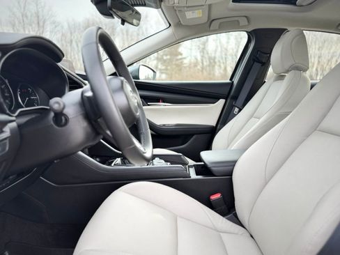 Used 2024 MAZDA MAZDA3 s image 19
