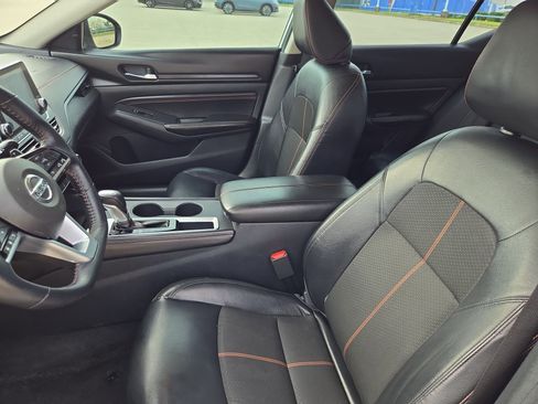 Used 2020 Nissan Altima 2.5 SR FWD image 13