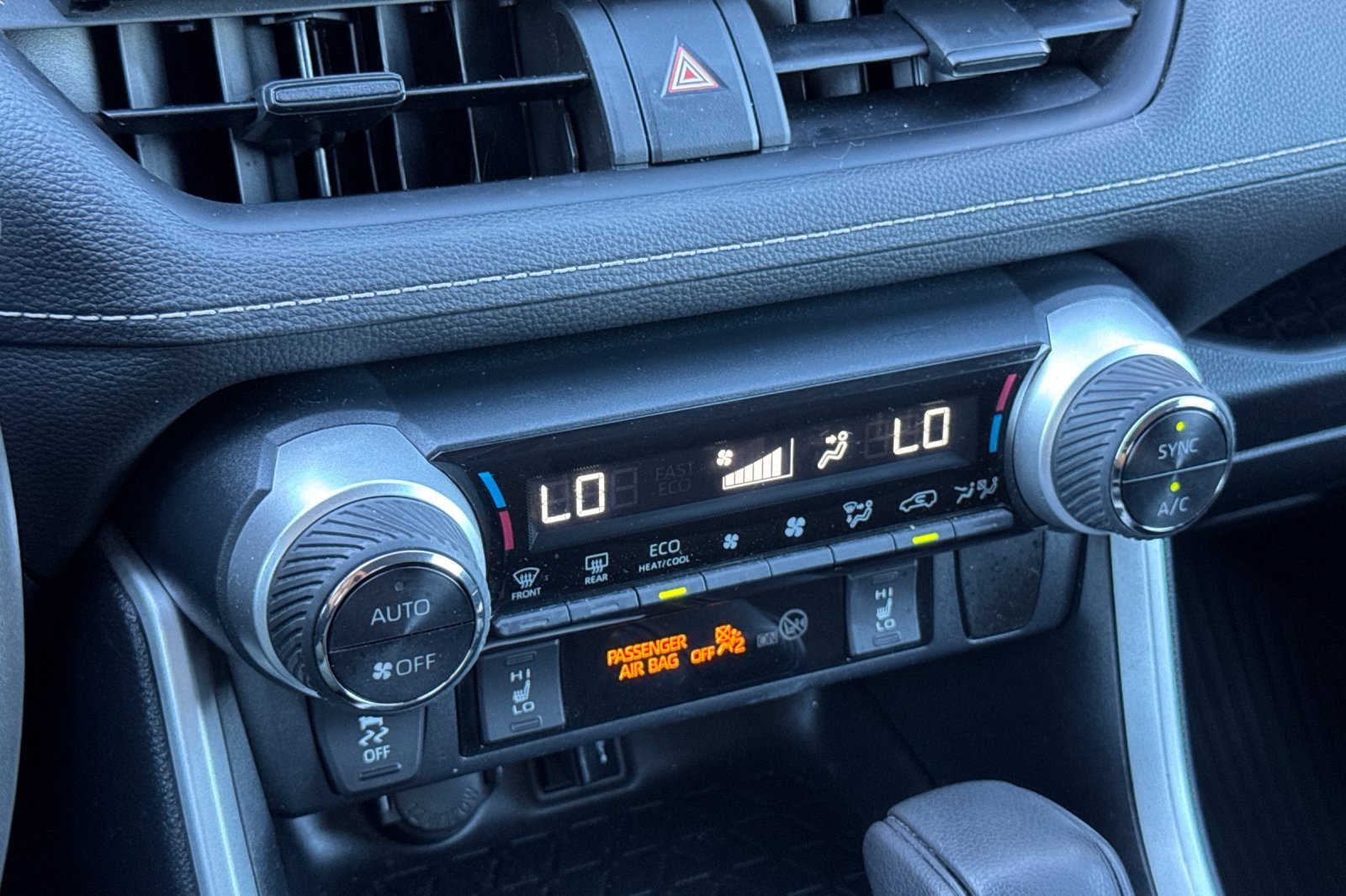 Used 2021 Toyota RAV4 XLE w/ XLE Grade Weather Package AWD/4WD image 19