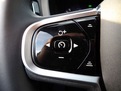 New 2026 Volvo XC60 B5 Core w/ Climate Package image 16