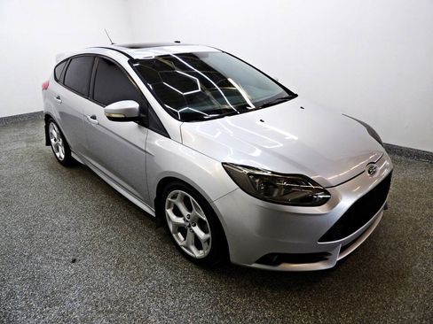 Used 2013 Ford Focus ST FWD image 3