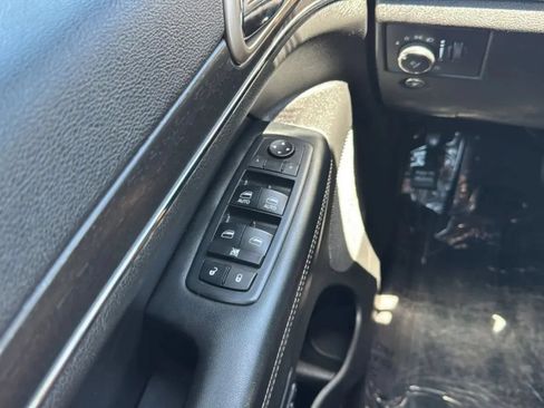 Used 2017 Jeep Grand Cherokee Limited w/ Luxury Group II RWD image 32