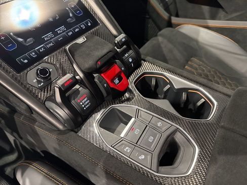 Used 2023 Lamborghini Urus Performante image 33