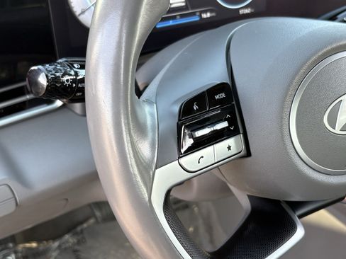 Used 2025 Hyundai Elantra SEL FWD image 24