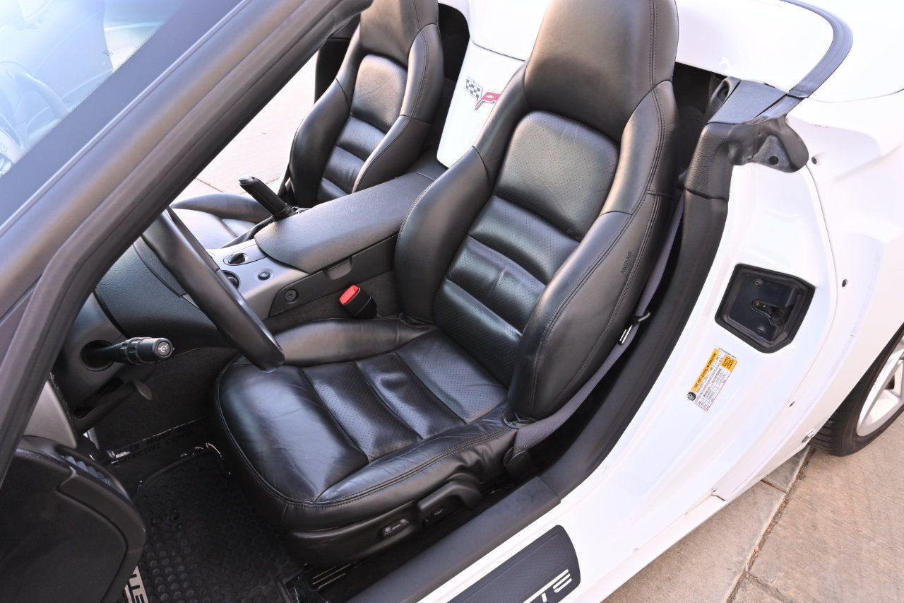 Used 2006 Chevrolet Corvette Convertible w/ Preferred Equipment Group RWD image 29