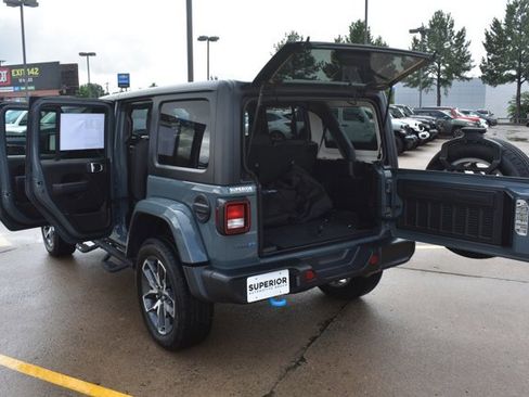 Used 2024 Jeep Wrangler Unlimited AWD/4WD image 16