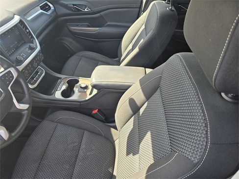 Used 2022 GMC Acadia SLE image 20