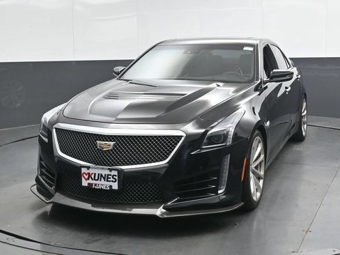 Used 2018 Cadillac CTS V w/ Carbon Fibre Package RWD image 6