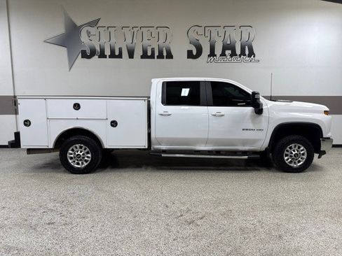 Used 2024 Chevrolet Silverado 2500 LT w/ Convenience Package image 42
