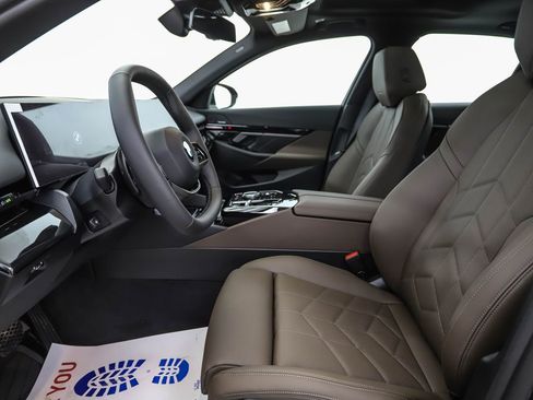 New 2026 BMW 530i xDrive w/ Premium Package AWD/4WD image 11