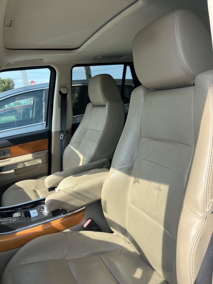 Used 2011 Land Rover Range Rover Sport HSE AWD/4WD image 9