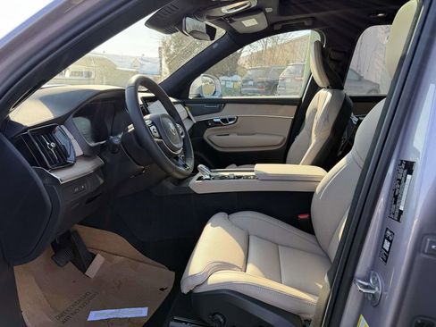 New 2026 Volvo XC90 T8 Ultra w/ Lounge Package image 15