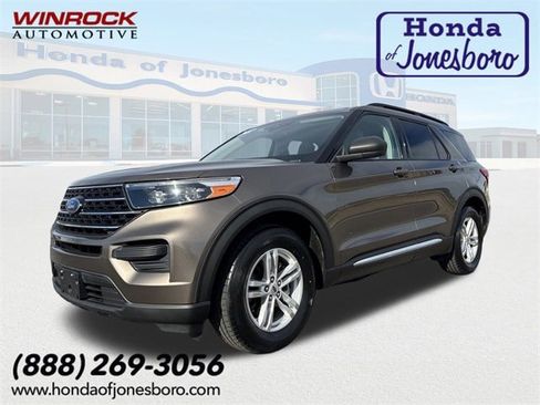 Used 2021 Ford Explorer XLT image 1