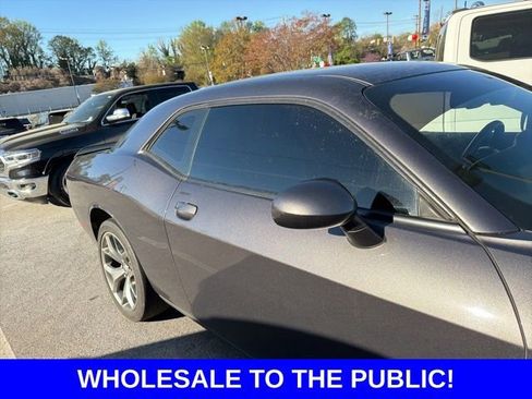 Used 2017 Dodge Challenger SXT image 6