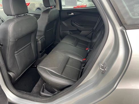Used 2015 Ford Focus SE w/ Equipment Group 201A image 12