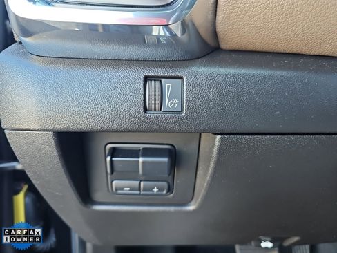Used 2025 GMC Canyon Denali AWD/4WD image 14