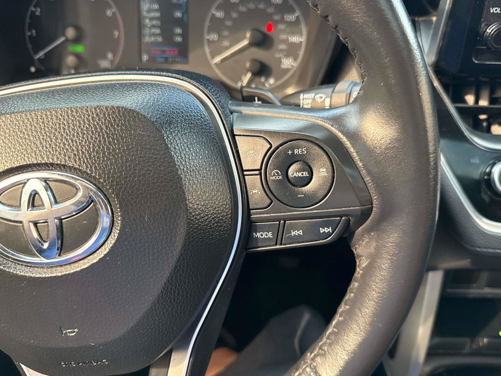 Used 2024 Toyota Corolla Cross AWD Hybrid w/ Moonroof Package image 25