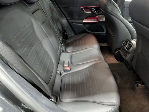 Used 2025 Mercedes-Benz GLC 300 4MATIC image 21