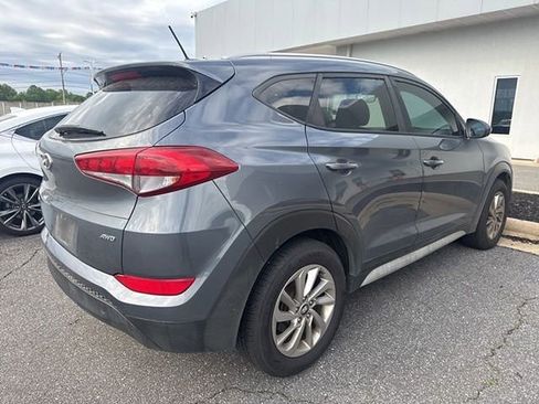 Used 2017 Hyundai Tucson SE AWD/4WD image 4