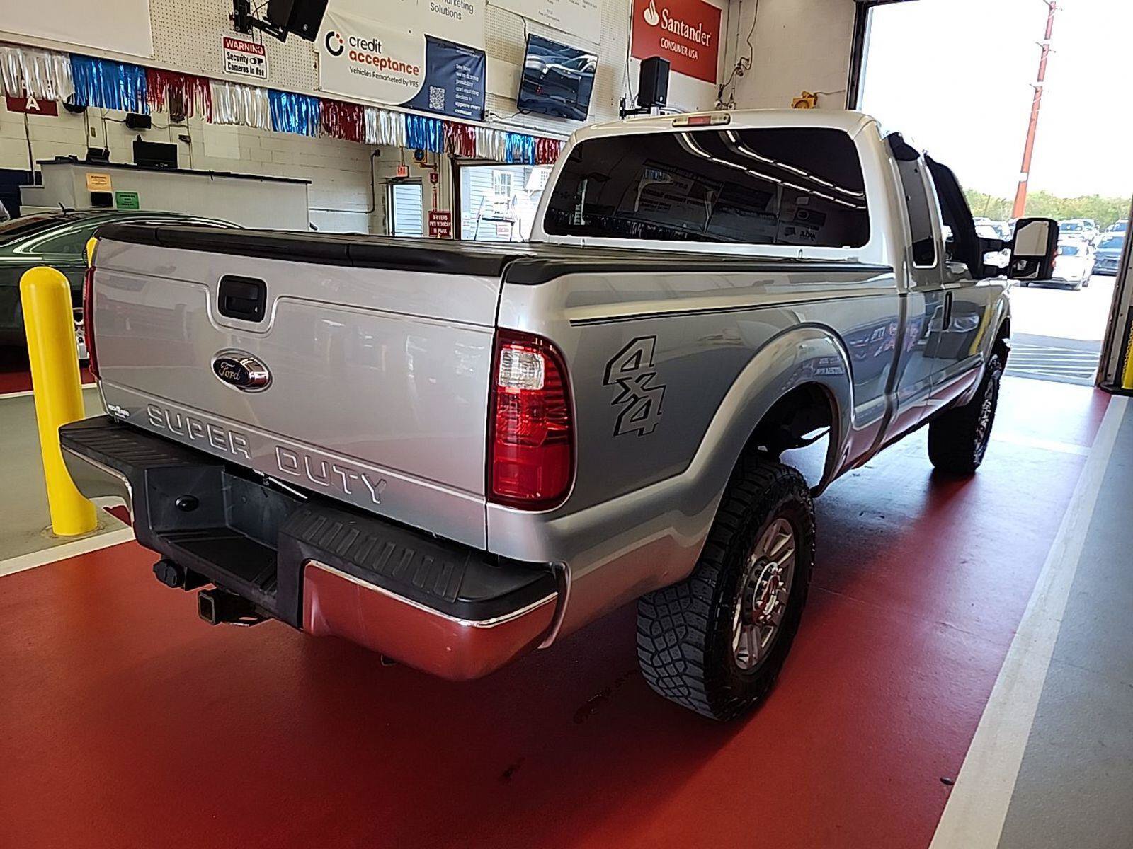 Used 2014 Ford F250 XLT w/ Advanced Security Group AWD/4WD image 4