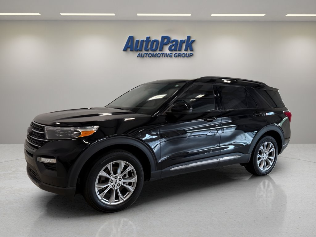 Used 2024 Ford Explorer XLT w/ Equipment Group 202A AWD/4WD image 3