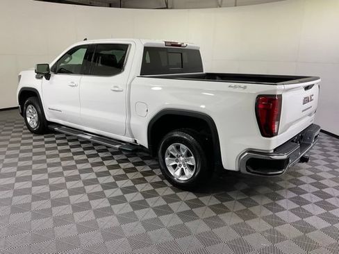 Used 2024 GMC Sierra 1500 SLE w/ Preferred Package AWD/4WD image 4