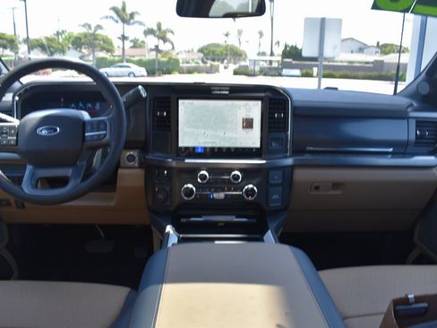 Used 2025 Ford F450 Lariat w/ FX4 Off-Road Package image 20