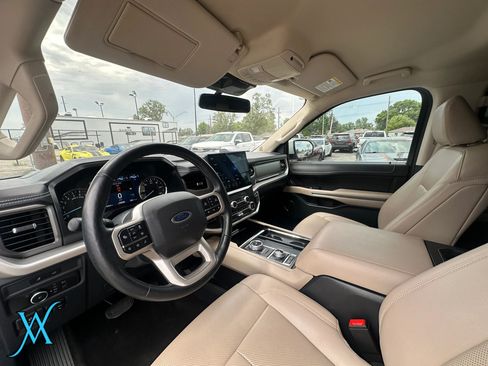 Used 2022 Ford Expedition XLT AWD/4WD image 16