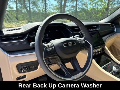 Used 2024 Jeep Grand Cherokee L Limited w/ Luxury Tech Group II AWD/4WD image 15
