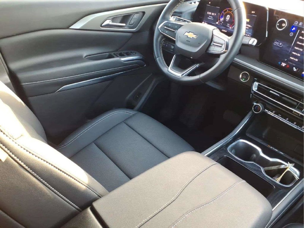 Used 2026 Chevrolet Traverse LT FWD image 19