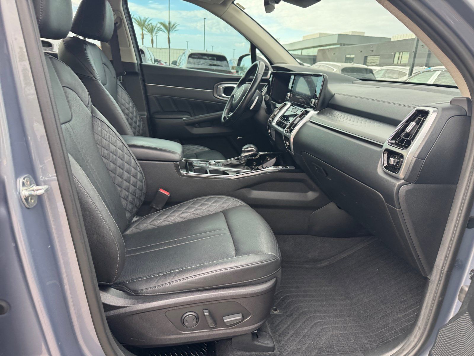 Used 2022 Kia Sorento SX FWD image 19