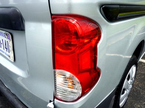 Used 2016 Nissan NV200 S image 12