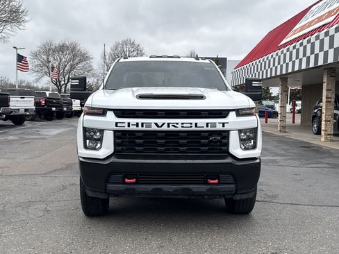 Used 2021 Chevrolet Silverado 2500 Custom w/ Custom Value Package image 2