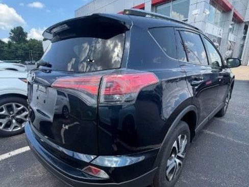 Used 2017 Toyota RAV4 LE FWD image 2