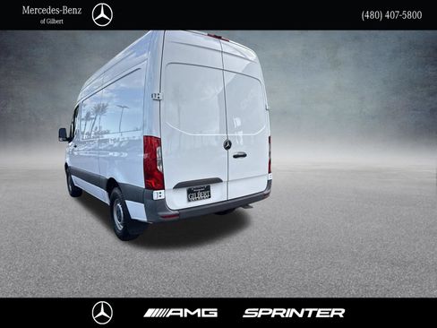 Used 2022 Mercedes-Benz Sprinter 2500 image 4