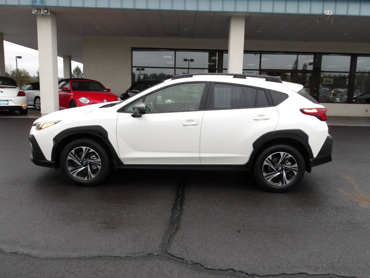 Used 2024 Subaru Crosstrek 2.0i Premium w/ Crosstrek Mirror Package AWD/4WD image 2