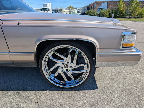 Used 1990 Cadillac Brougham image 51