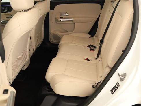 Used 2021 Mercedes-Benz GLB 250 image 26