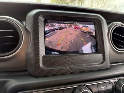 Used 2023 Jeep Wrangler Sport image 34