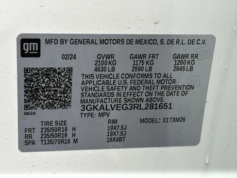 Used 2024 GMC Terrain SLT w/ Tech Package AWD/4WD image 15