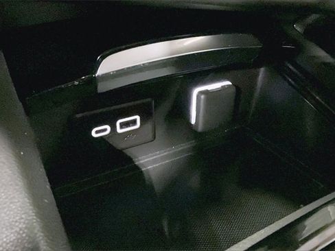 Used 2023 Buick Envision Essence image 32