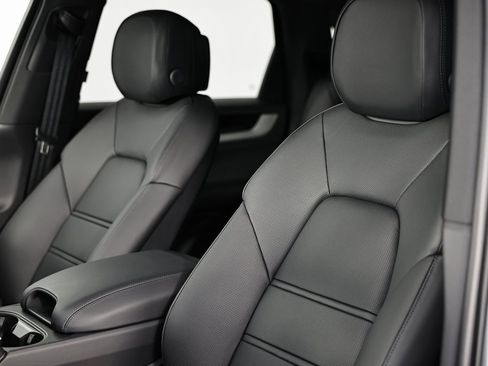 New 2026 Porsche Cayenne image 22