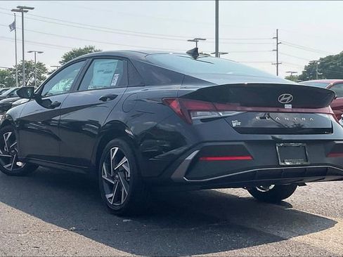 New 2025 Hyundai Elantra Sport image 3