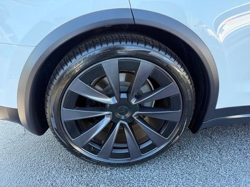 Used 2023 Tesla Model X image 33