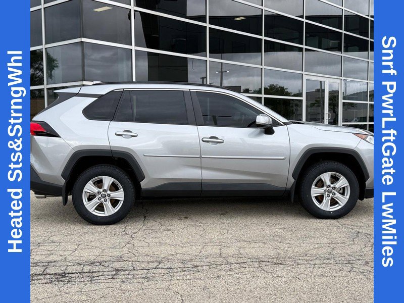 Used 2021 Toyota RAV4 XLE w/ Convenience Package AWD/4WD image 2