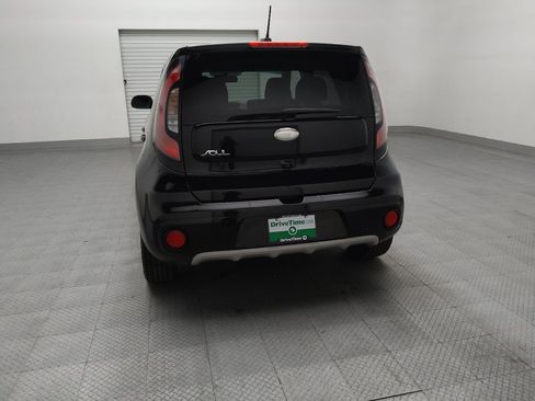 Used 2019 Kia Soul + image 6