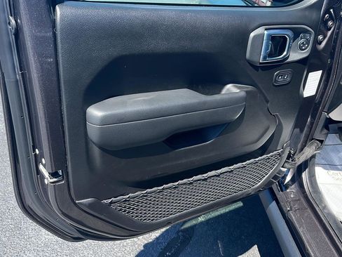 Used 2026 Jeep Wrangler Unlimited Rubicon AWD/4WD image 18