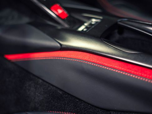 Used 2020 Ferrari 812 Superfast RWD image 44